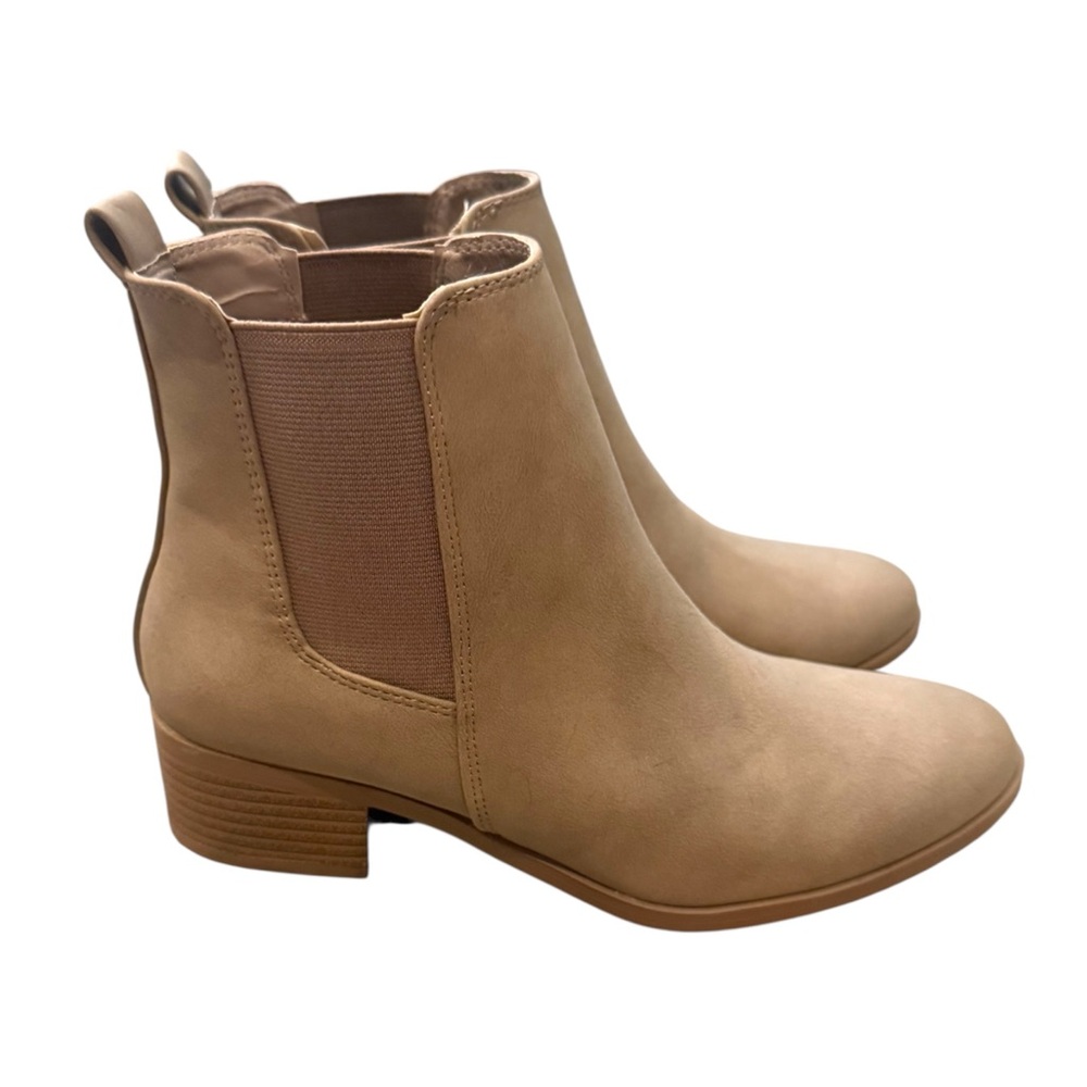 Qupid Tan Ankle Booties with Elastic Panels Sz 6.5
